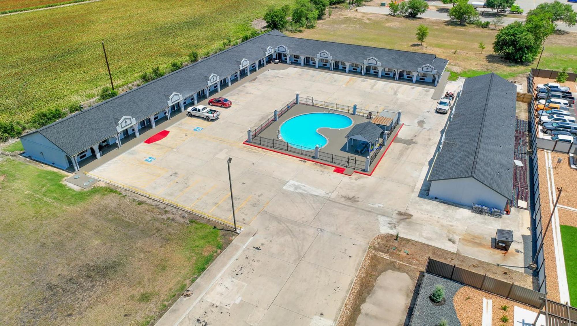 Executive Inn Hondo Buitenkant foto
